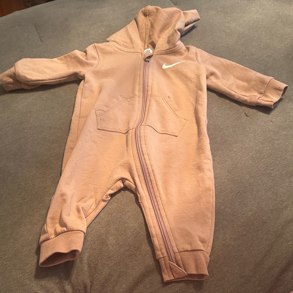 Nike lightweight one piece onesie cream beige 6 month new